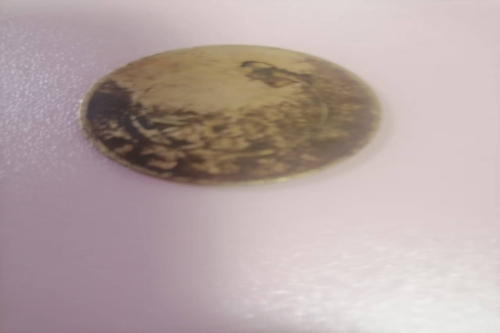 一位来住山西省太原市的马老师。有一些藏品和老物件，急需出手，有意者联系，价格好商量。