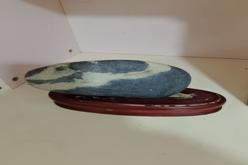 一位来自重庆市两江新区的蒋老师，有一些藏品和很好的老物件，急需找到爱好的收藏家，有意者请联系我。目前藏友老师比较着急，只要您是真心诚意想要收藏，一切好商量。