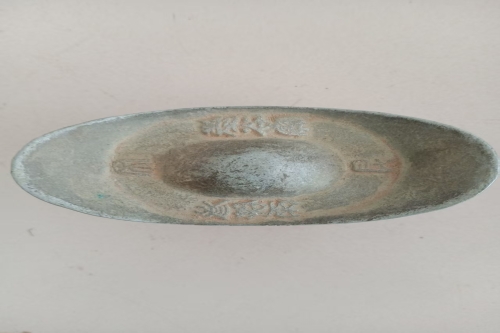 一位来自陕西省延安市的尚老师，有一些藏品和很好的老物件，急需找到爱好的收藏家，有意者请联系我。目前藏友老师比较着急，只要您是真心诚意想要收藏，一切好商量。