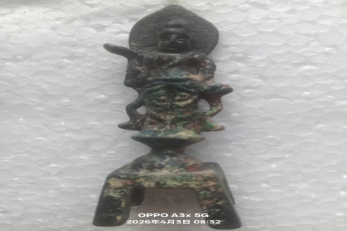 一位来自河南省安阳市的安老师，有一些藏品和很好的老物件，急需找到爱好的收藏家，有意者请联系我。目前藏友老师比较着急，只要您是真心诚意想要收藏，一切好商量。