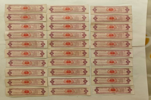 一位来自青海省海东市的马老师，有一些藏品和很好的老物件，急需找到爱好的收藏家，有意者请联系我。目前藏友老师比较着急，只要您是真心诚意想要收藏，一切好商量