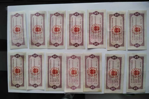 一位来自山西省晋中市的范老师，有一些藏品和很好的老物件，急需找到爱好的收藏家，有意者请联系我。目前藏友老师比较着急，只要您是真心诚意想要收藏，一切好商量。