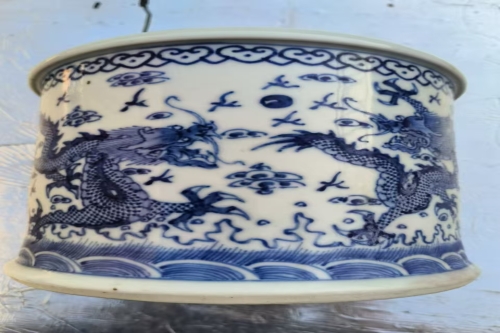 一位来安徽省宿州市的马老师，有一些藏品和老物件。急需出手，有意者联系，价格好商量。