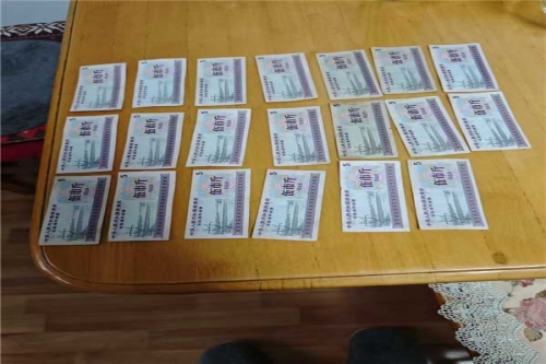 一位来自北京市东城区的王老师，有一些藏品和很好的老物件，急需找到爱好的收藏家，有意者请联系我。目前藏友老师比较着急，只要您是真心诚意想要收藏，一切好商量。