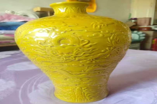 一位来自甘肃省张掖市的曹老师，有一些藏品和很好的老物件，急需找到爱好的收藏家，有意者请联系我。目前藏友老师比较着急，只要您是真心诚意想要收藏，一切好商量。