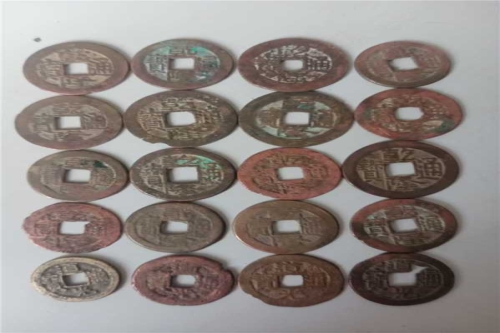 一位来自陕西省延安市的尚老师，有一些藏品和很好的老物件，急需找到爱好的收藏家，有意者请联系我。目前藏友老师比较着急，只要您是真心诚意想要收藏，一切好商量。