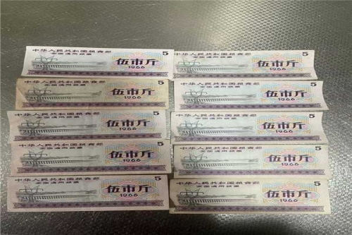 一位来自北京市通州区的孙老师，有一些藏品和很好的老物件，急需找到爱好的收藏家，有意者请联系我。目前藏友老师比较着急，只要您是真心诚意想要收藏，一切好商量。