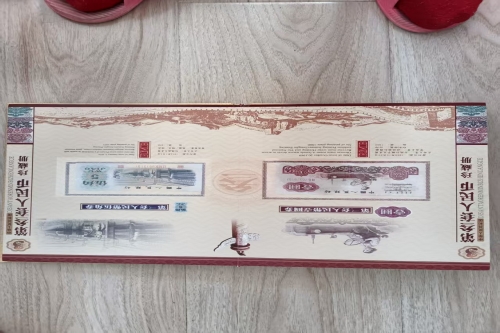 一位来住黑龙江省鹤岗市的胥老师，有一些藏品和老物件，急需出手，有意者联系，价格好商量。