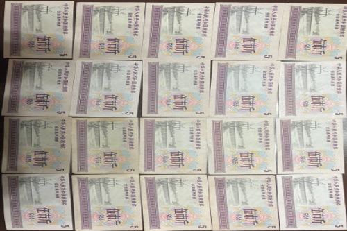 李老师，有一些藏品和很好的老物件，急需找到爱好的收藏家，有意者请联系我。目前藏友老师比较着急，只要您是真心诚意想要收藏，一切好商量。