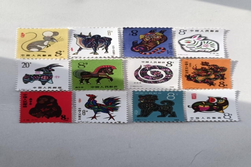一位来自北京市通州区的贾老师，有一些藏品和很好的老物件，急需找到爱好的收藏家，有意者请联系我。目前藏友老师比较着急，只要您是真心诚意想要收藏，一切好商量。