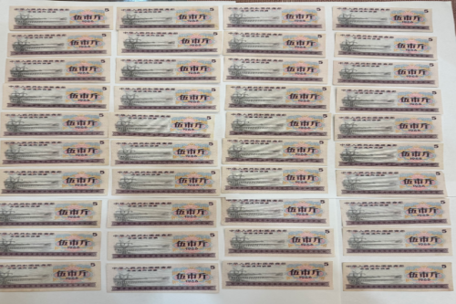 一位来自沈阳的王老师，有一些藏品和很好的老物件，急需找到爱好的收藏家，有意者请联系我。目前藏友老师比较着急，只要您是真心诚意想要收藏，一切好商量。