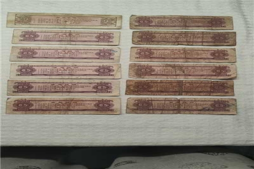 一位来自山西省太原市的周老师，有一些藏品和很好的老物件，急需找到爱好的收藏家，有意者请联系我。目前藏友老师比较着急，只要您是真心诚意想要收藏，一切好商量。