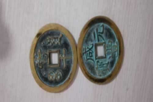 一位来自河北省保定市的王老师，有一些藏品和很好的老物件，急需找到爱好的收藏家，有意者请联系我。目前藏友老师比较着急，只要您是真心诚意想要收藏，一切好商量。