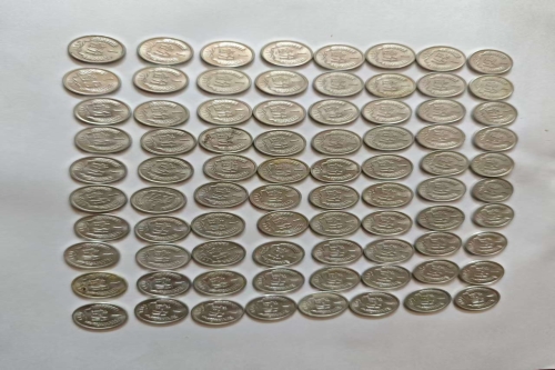 一位来自北京市的王老师，有一些藏品和很好的老物件，急需找到爱好的收藏家，有意者请联系我。目前藏友老师比较着急，只要您是真心诚意想要收藏，一切好商量。