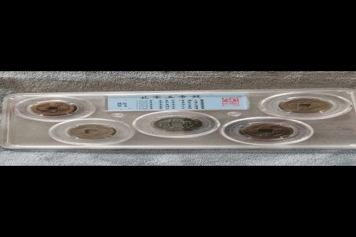 一位来自安徽省宿州市的李老师，有一些藏品和很好的老物件，急需找到爱好的收藏家，有意者请联系我。目前藏友老师比较着急，只要您是真心诚意想要收藏，一切好商量。