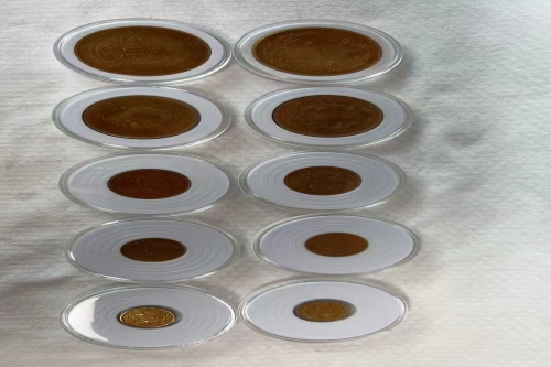 一位来自北京市大兴区的丁老师，有一些藏品和很好的老物件，急需找到爱好的收藏家，有意者请联系我。目前藏友老师比较着急，只要您是真心诚意想要收藏，一切好商量。