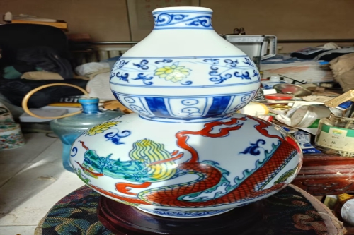 一位来自北京市顺义区的唐老师，有一些藏品和很好的老物件，急需找到爱好的收藏家，有意者请联系我。目前藏友老师比较着急，只要您是真心诚意想要收藏，一切好商量。