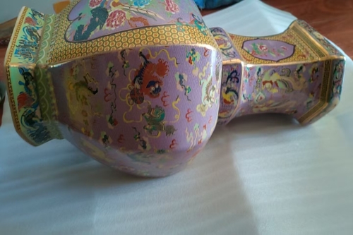 一位来住北京市昌平区的刘老师，有一些藏品和老物件，急需出手，有意者联系，价格好商量。