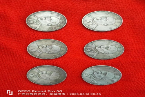 一位来自广西市钦州市的钟老师，有一些藏品和很好的老物件，急需找到爱好的收藏家，有意者请联系我。目前藏友老师比较着急，只要您是真心诚意想要收藏，一切好商量。