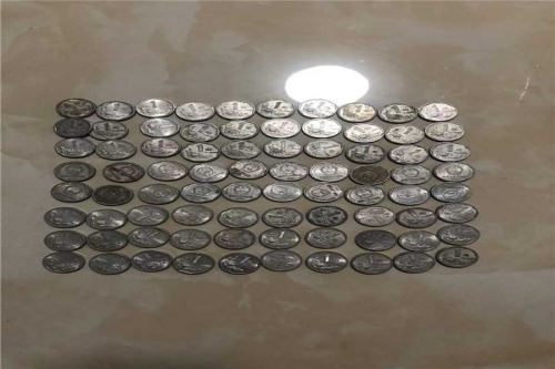 一位来自广东省东莞市的李老师，有一些藏品和很好的老物件，急需找到爱好的收藏家，有意者请联系我。目前藏友老师比较着急，只要您是真心诚意想要收藏，一切好商量。