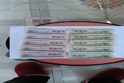 一位来自安徽省马鞍山市的葛老师，有一些藏品和很好的老物件，急需找到爱好的收藏家，有意者请联系我。目前藏友老师比较着急，只要您是真心诚意想要收藏，一切好商量。