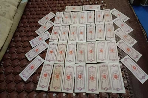 一位来自山西省大同市的魏老师，有一些藏品和很好的老物件，急需找到爱好的收藏家，有意者请联系我。目前藏友老师比较着急，只要您是真心诚意想要收藏，一切好商量。