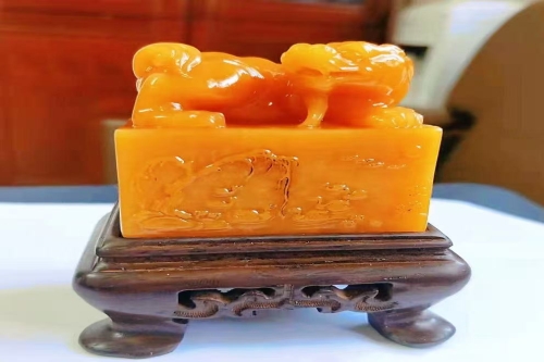 一位来自北京市西城区的程老师，有一些藏品和很好的老物件，急需找到爱好的收藏家，有意者请联系我。目前藏友老师比较着急，只要您是真心诚意想要收藏，一切好商量。