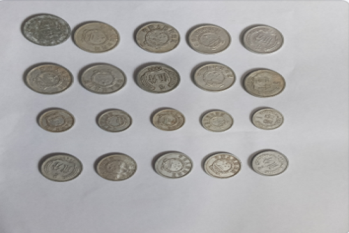 一位来自湖南省常德市的彭老师，有一些藏品和很好的老物件，急需找到爱好的收藏家，有意者请联系我。目前藏友老师比较着急，只要您是真心诚意想要收藏，一切好商量。