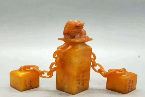 一位来自浙江省杭州市的杨老师，有一些藏品和很好的老物件，急需找到爱好的收藏家，有意者请联系我。目前藏友老师比较着急，只要您是真心诚意想要收藏，一切好商量。