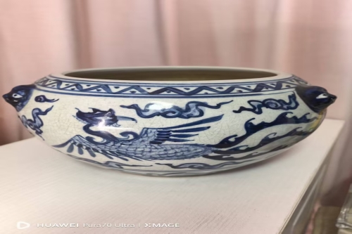 一位来自江苏省盐城市的李老师，有一些藏品和很好的老物件，急需找到爱好的收藏家，有意者请联系我。目前藏友老师比较着急，只要您是真心诚意想要收藏，一切好商量。