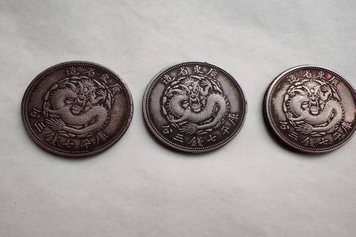 一位来自山东省聊城市的宋老师，有一些藏品和很好的老物件，急需找到爱好的收藏家，有意者请联系我。目前藏友老师比较着急，只要您是真心诚意想要收藏，一切好商量。