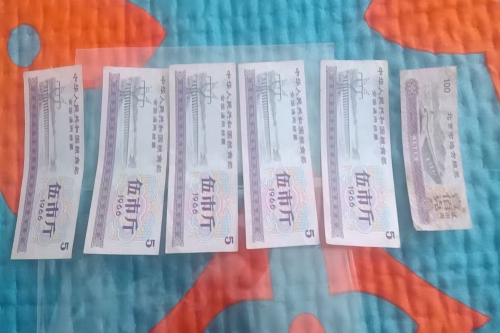 一位来自宁夏的付老师，有一些藏品和很好的老物件，急需找到爱好的收藏家，有意者请联系我。目前藏友老师比较着急，只要您是真心诚意想要收藏，一切好商量。