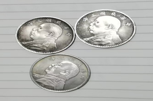 一位来自山东的陈老师，有一些藏品和很好的老物件，急需找到爱好的收藏家，有意者请联系我。目前藏友老师比较着急，只要您是真心诚意想要收藏，一切好商量。